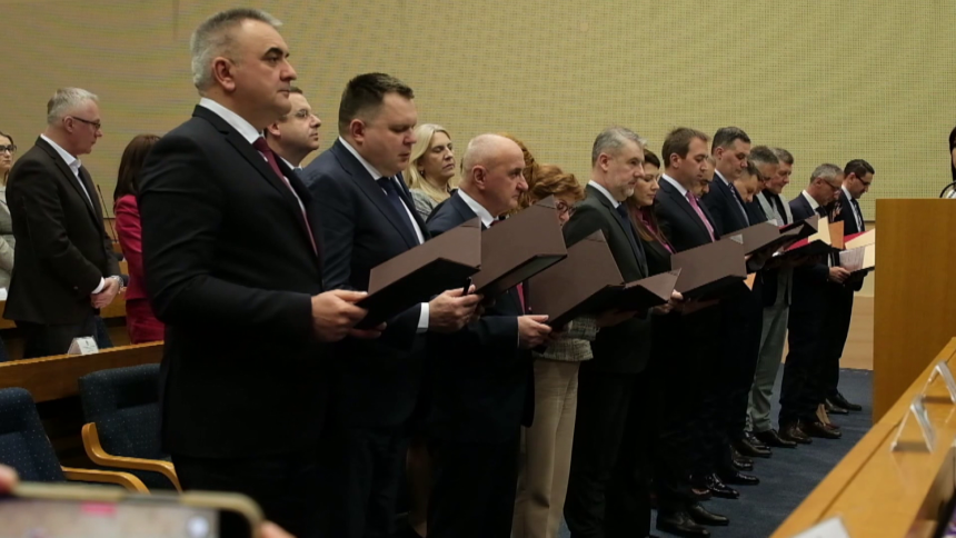 Ima pukotina u vlasti, nisu svi podržali Vladu