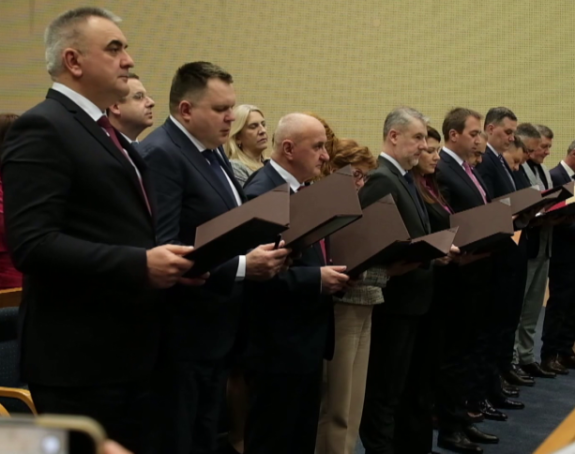 Ima pukotina u vlasti, nisu svi podržali Vladu