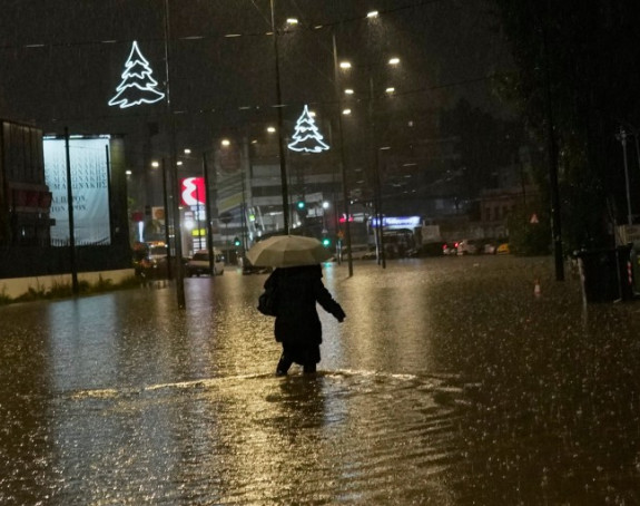 Стравично невријеме погодило Грчку, страдала жена