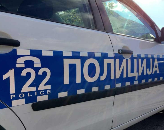 Četiri lica povrijeđena u sudaru dva vozila