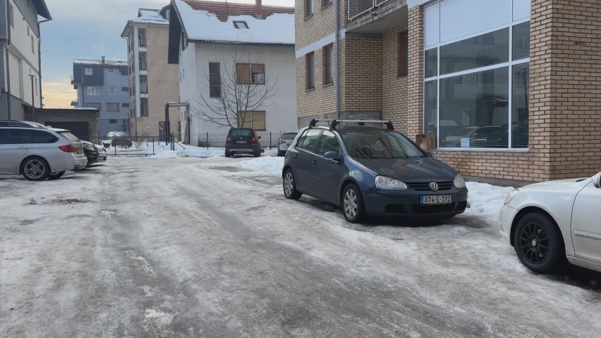 Пале оковане ледом: Грађани имају право да се љуте