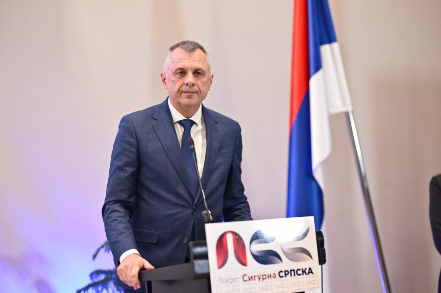 Хаос у који нас води власт наставља се и додатно продубљује