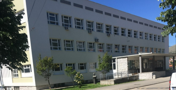 Ученици у Требињу наставу похађају у хладним учионицама