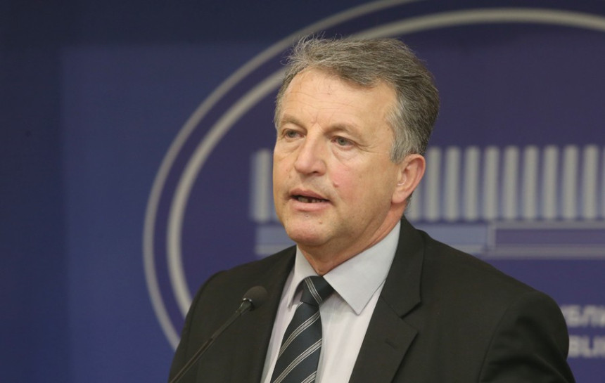 Упитан кредибилитет и предсједника Републике и Народне скупштине и Владе