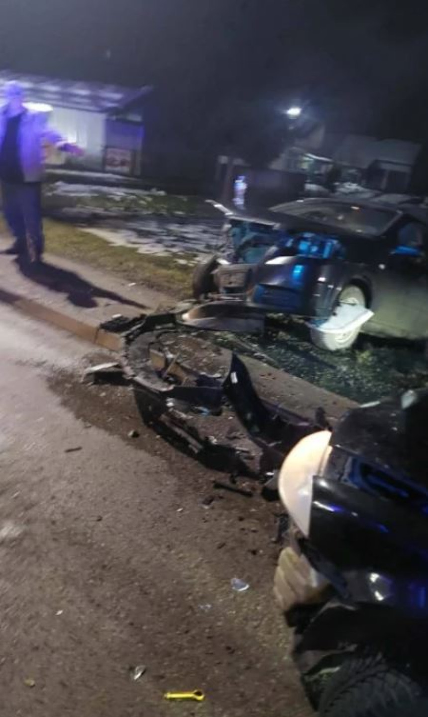 Тешка несрећа у Живиницама: Осам особа повријеђено