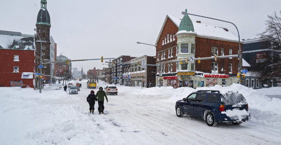 Отказано више од 9.000 летова због сњежне олује у САД