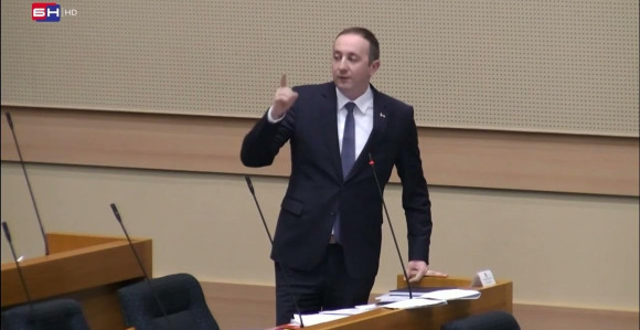 Dužnost svih slobodnih ljudi je da režim i njihove sluge pošalju u političku prošlost