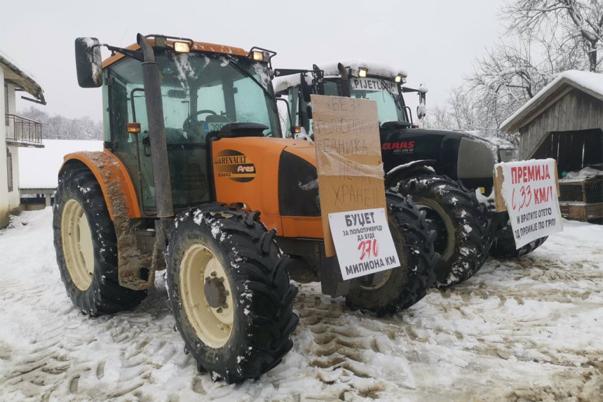 Traže veće premije: Mljekari na mirnom protestu u Banjaluci