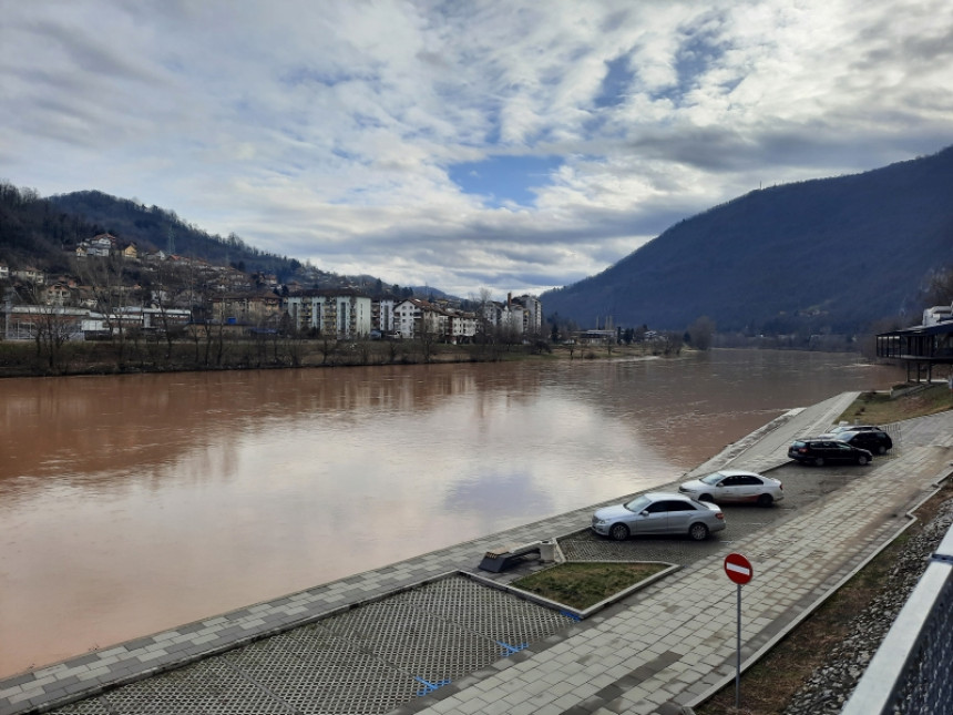 Zvornik: Vodostaj rijeke Drine bilježi blagi porast