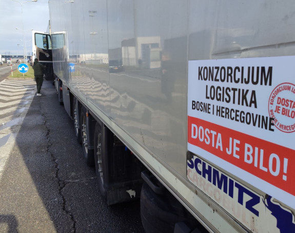 Kamioni stoje na prelazima: Šteta 100 miliona evra dnevno