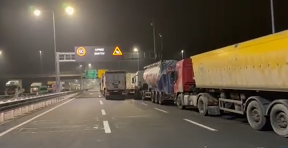 Nastavljena blokada teretnog saobraćaja na prelazima