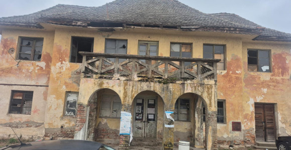 Slika i prilika glasača SNSD-a: Dok oni nazaduju, oni za koje glasaju postaju milijarderi