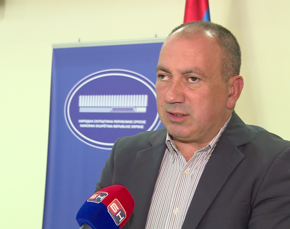 Nisu ljudi ginuli da bi Srpska bila privatni bankomat!