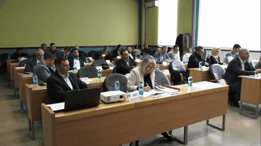 Скупштина у Челинцу: Остају двије плате и два предсједника