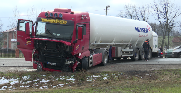 Teška saobraćajna nezgoda na putu Bijeljina - Brčko (FOTO/VIDEO)