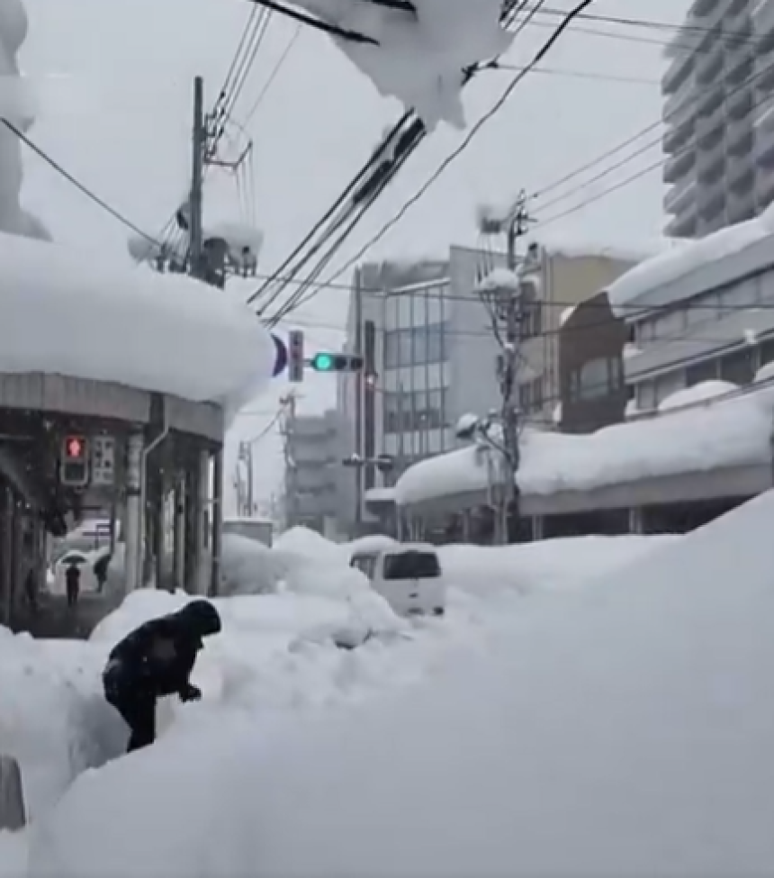 Rekordna količina snijega u Japanu, 30 ljudi stradalo