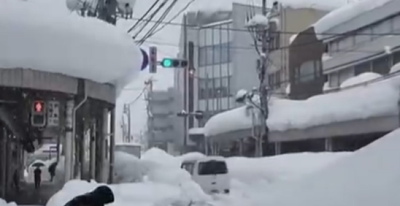 Rekordna količina snijega u Japanu, 30 ljudi stradalo