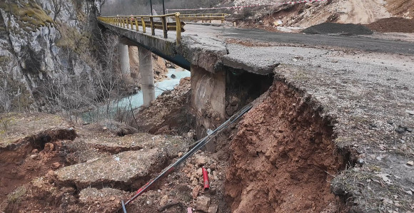 Putevi na istoku Srpske opasni po život, vlast ćuti!
