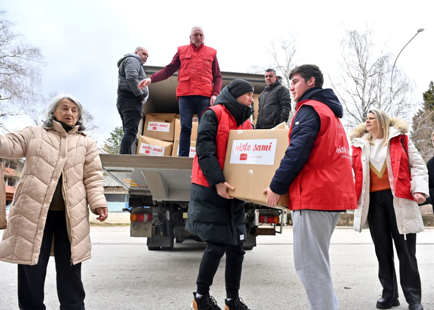 Pomoć za povratnike stigla i u Drvar i Bosanski Petrovac 