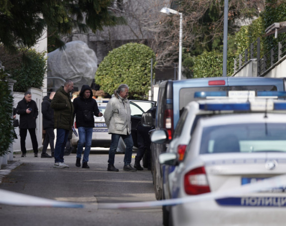 Kamere zabilježile bacanje bombe na kuću Zdravka Čolića