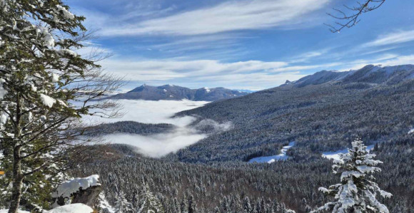 I dalje toplo i pretežno oblačno vrijeme s kišom