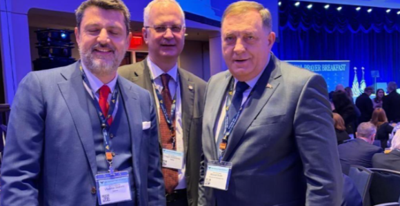 Dodik se pohvalio s kim se susreo na molitvenom doručku