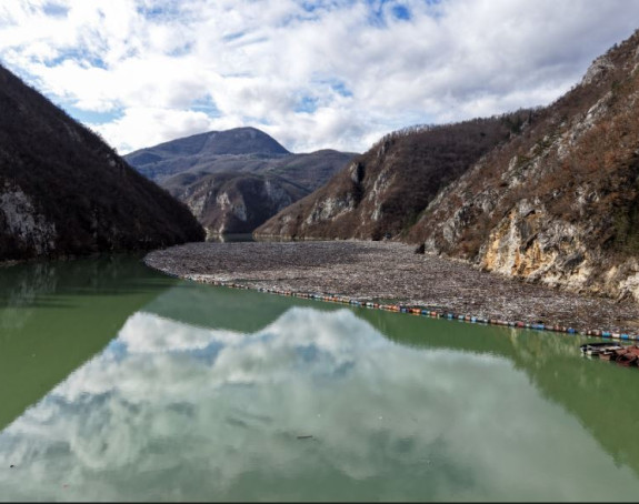 AP o ekološkoj katastrofi: Drina zatrpana smećem