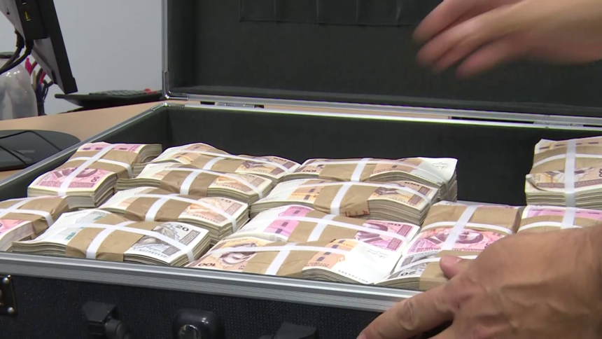 Krediti stanovništva uvećani za više od 1,5 milijardi KM