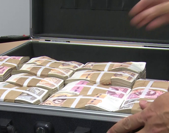 Krediti stanovništva uvećani za više od 1,5 milijardi KM