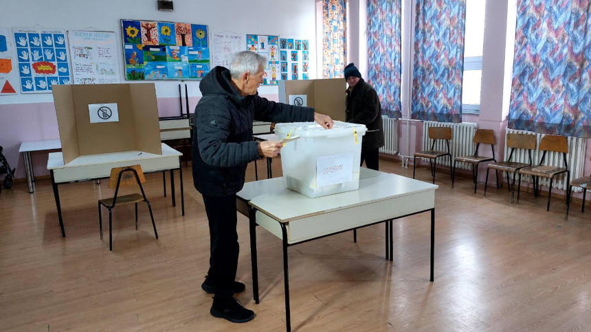 Biračka mjesta u Prijedoru otvorena na vrijeme