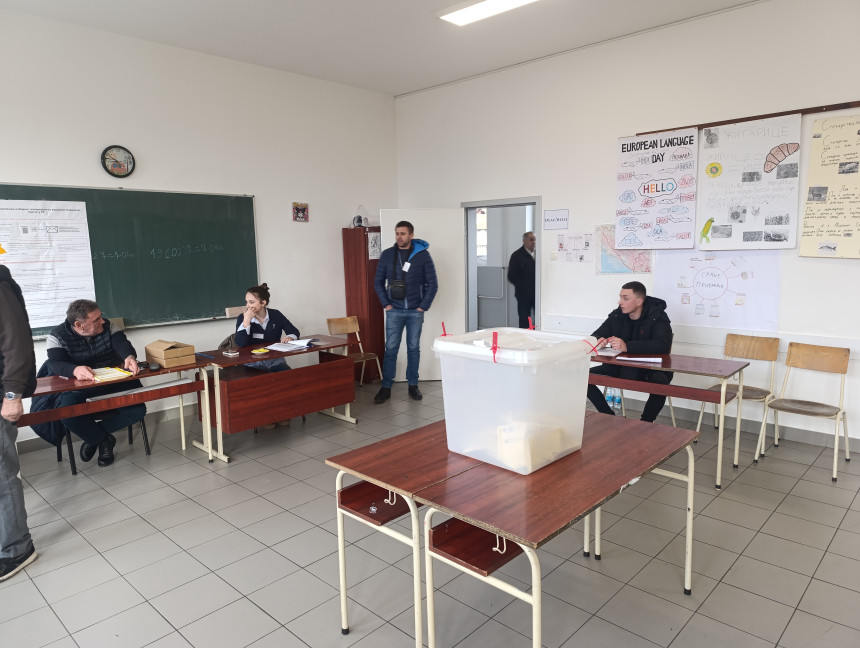 Зворник: До 11 часова на биралишта изашло 6.218 гласача