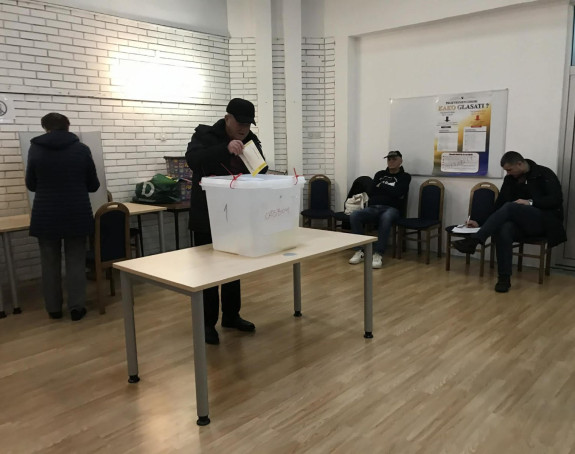 Zvornik: Počelo ponovljeno glasanje na 53 biračka mjesta