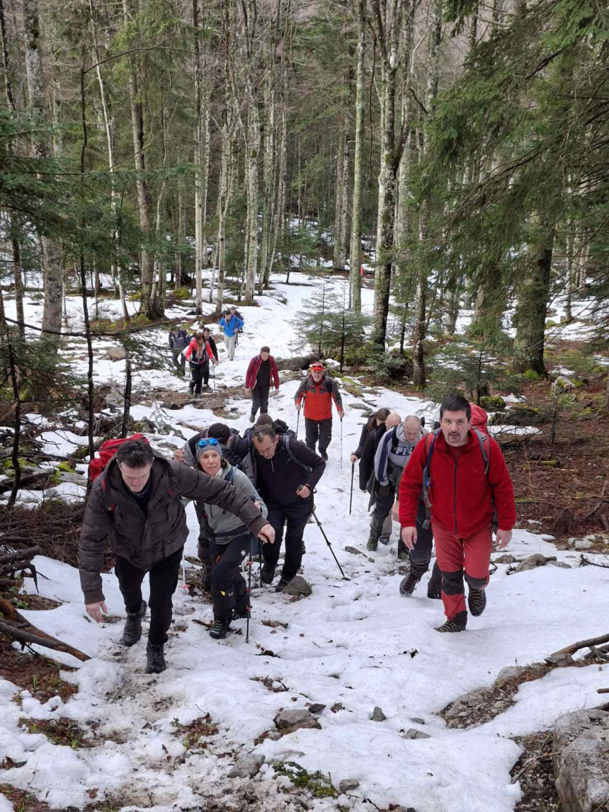 Preko 1.000 planinara na "Grmečkom maršu"