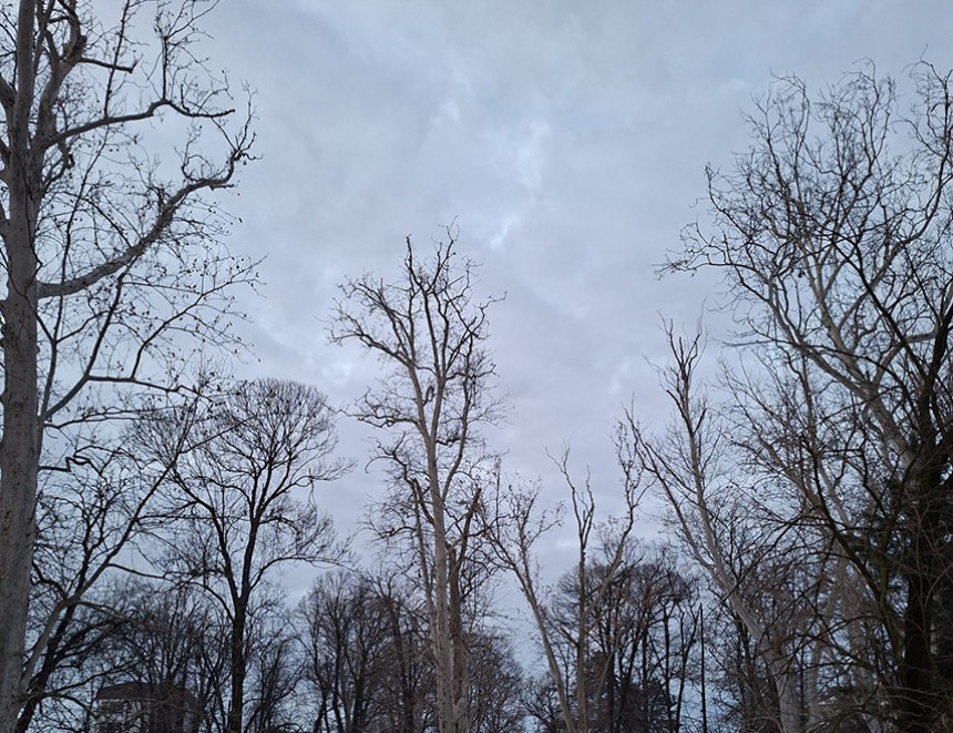 Pretežno oblačno i malo svježije sa slabim padavinama