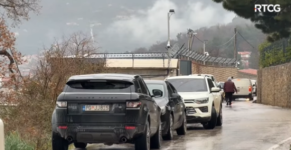 Opsadno stanje u Kotoru, policija pretresa "kavčane"