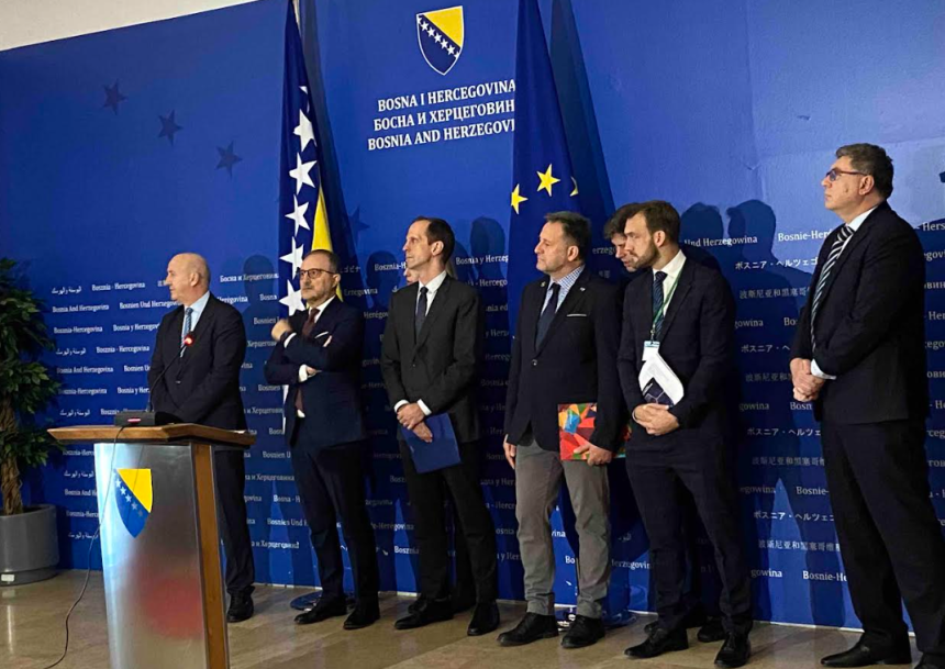 Погубно би било да се БиХ нађе на листи Монивала