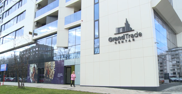 Nastavlja se saga oko kupovine "kumove zgrade"