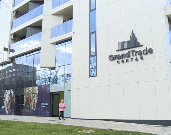 Nastavlja se saga oko kupovine "kumove zgrade"