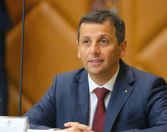 Nakon koncerta Tompsona ustaški grafiti u Mostaru