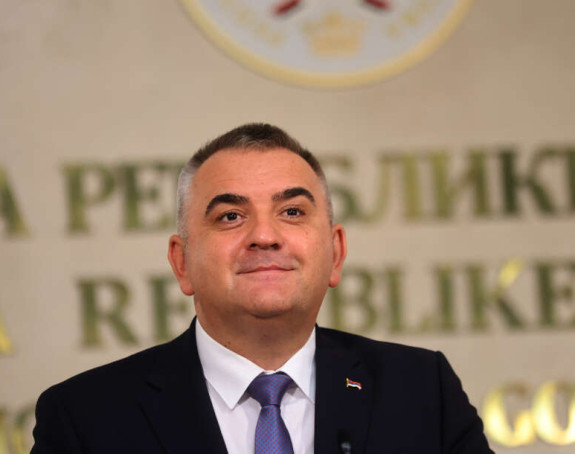 Vrhuška SNSD-a "spašava" nikad klimaviji budžet?!