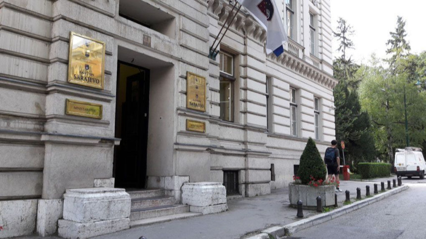 Премијер поднио оставку, пала Влада Кантона Сарајева