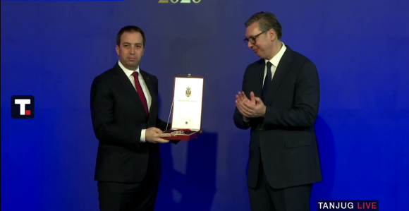 Povodom Sretenja, Vučić uručio odlikovanje i Selaku