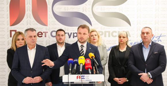 Pokret poziva opoziciju u jedinstven front