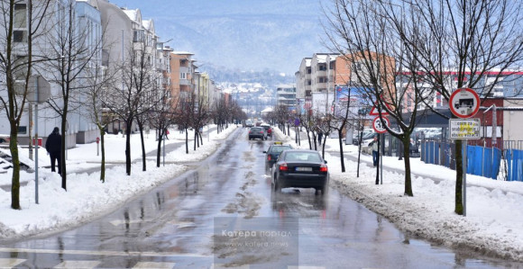 Oblačno vrijeme sa kišom i snijegom