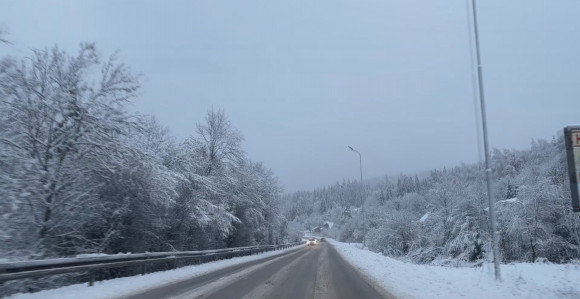 Kolaps: Pao snijeg, putevi neprohodni, nema struje