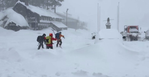 Lavina u Kaliforniji, 10 skijaša nestalo, šestoro preživelo