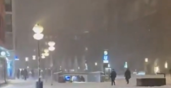 Snijeg paralisao Evropu: Nema struje i vode, letovi otkazani