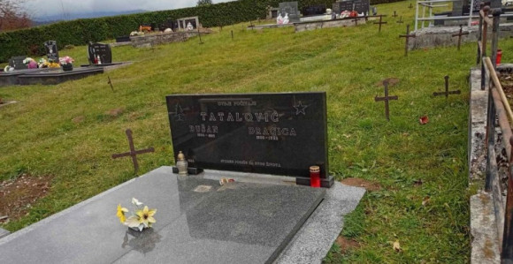 Скандал: Крстове са православних гробаља одвезли на отпад