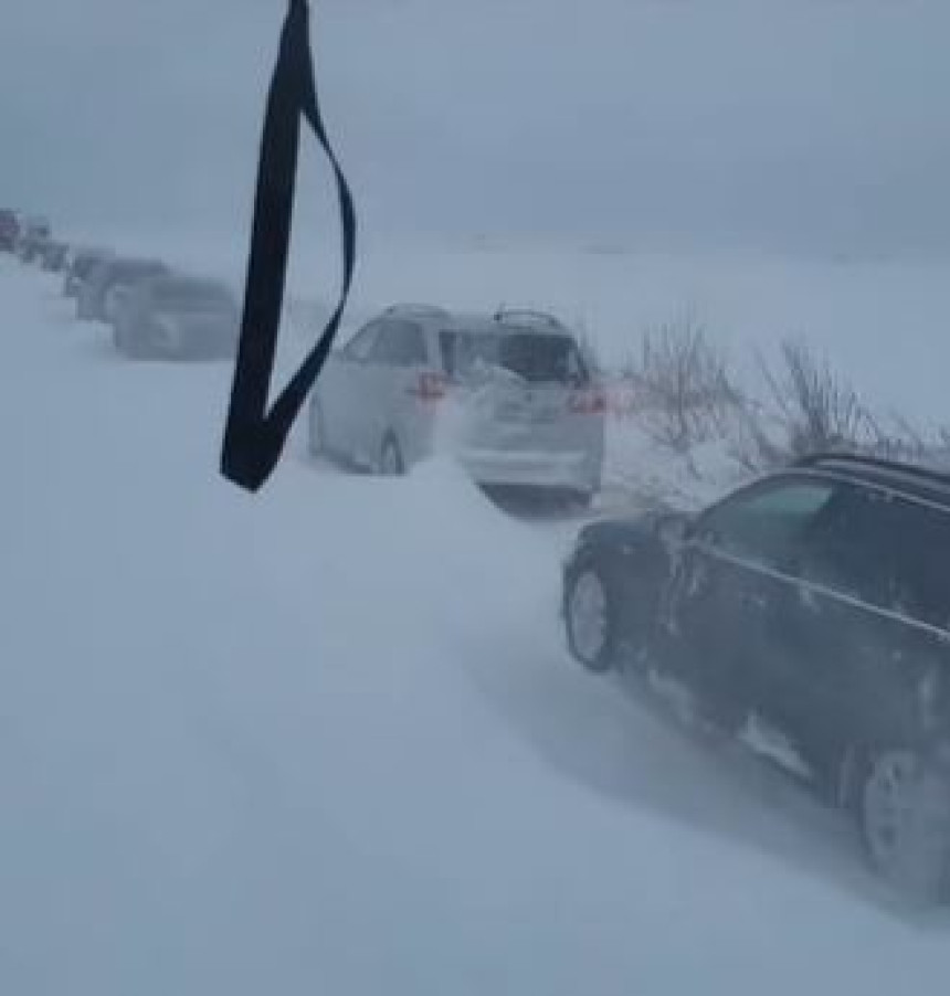 Snježna oluja u Rumuniji - nastao haos na putevima