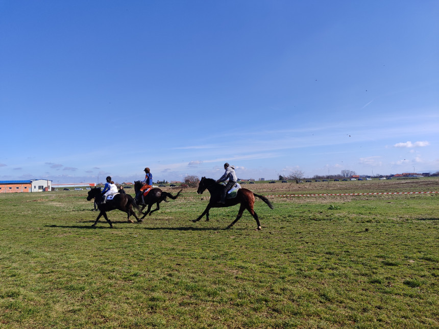 Održane humanitarne konjičke trke u Bijeljini